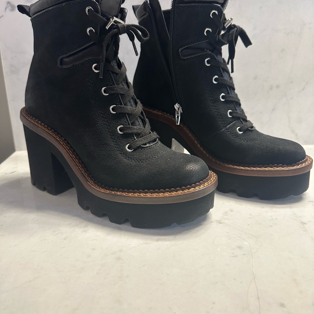 Dolce Vita Dommie Black Nubuck Lace-Up Boots Size 8 - Picture 2 of 7